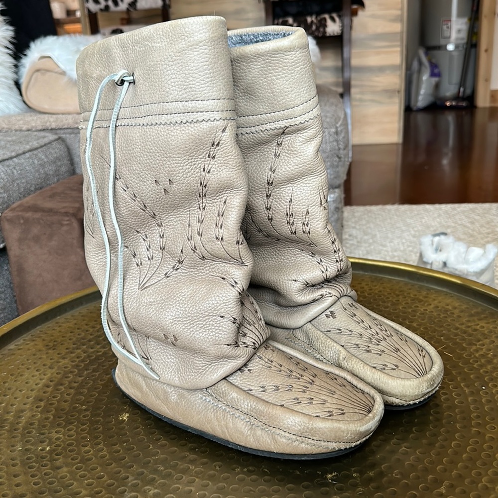 Manitoba Gatherer Tall with Gum Soles